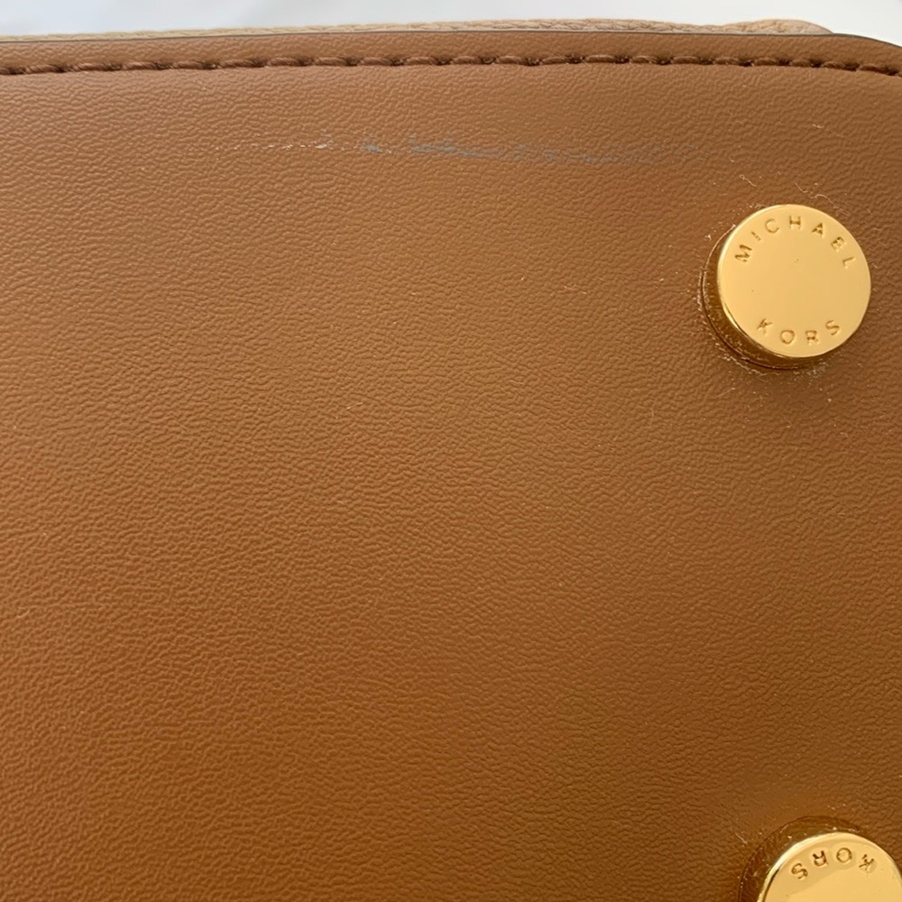 MICHAEL KORS LEATHER CROSSBODY - Picture 15 of 15